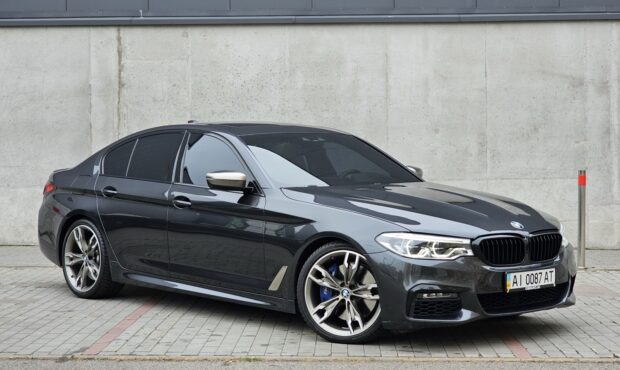 Миниатюра 7 BMW M550i xDrive 2019 4.4