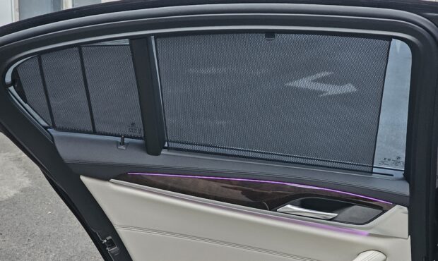 Миниатюра 79 BMW M550i xDrive 2019 4.4