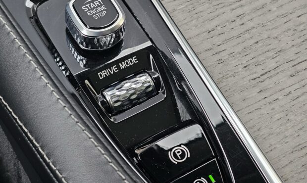 Мініатюра 76 Volvo XC90 2021