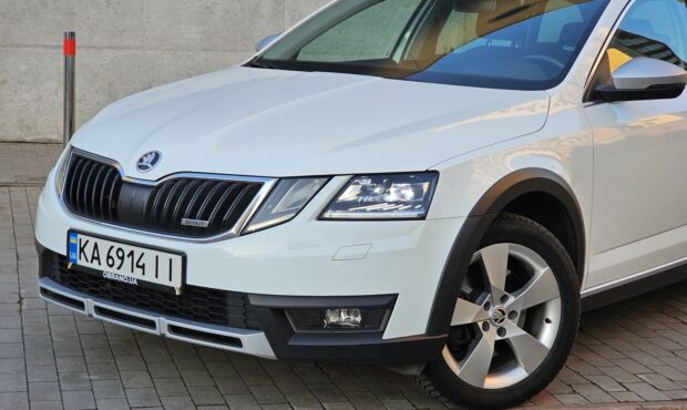 Мініатюра 9 Skoda Octavia Scout 2017