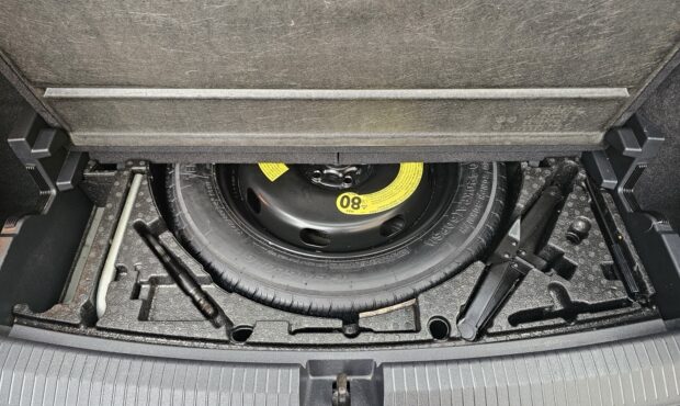 Миниатюра 13 Volkswagen Tiguan 2019