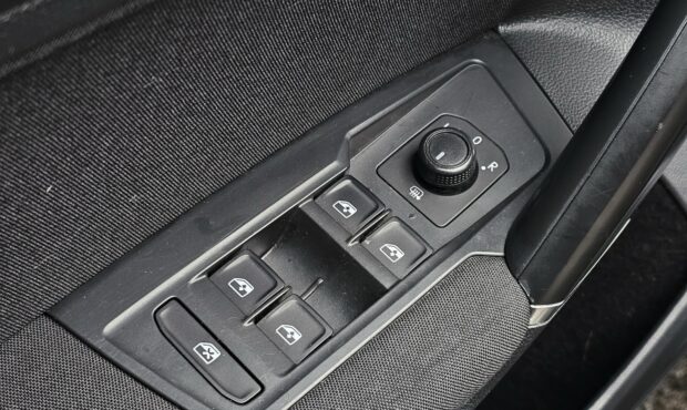 Миниатюра 17 Volkswagen Tiguan 2019