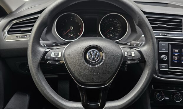 Миниатюра 22 Volkswagen Tiguan 2019