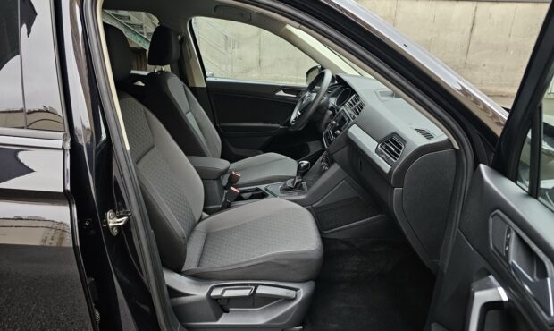 Миниатюра 37 Volkswagen Tiguan 2019