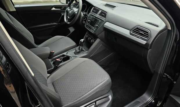 Миниатюра 38 Volkswagen Tiguan 2019