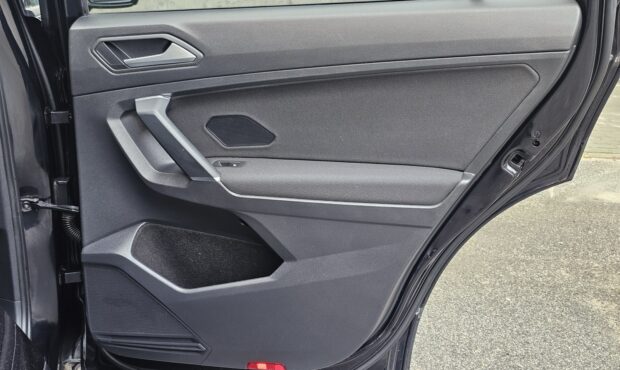 Миниатюра 40 Volkswagen Tiguan 2019