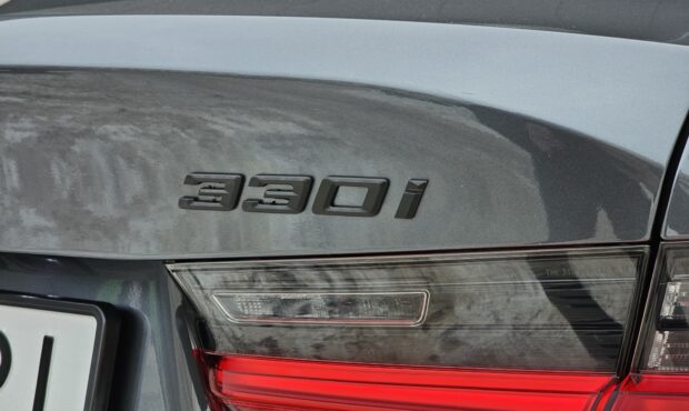 Мініатюра 12 BMW 330i XDrive 2020