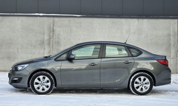 Мініатюра 2 Opel Astra 2020