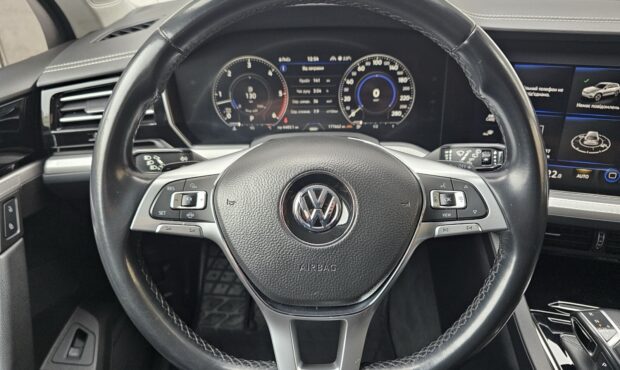 Мініатюра 25 Volkswagen Touareg 2019