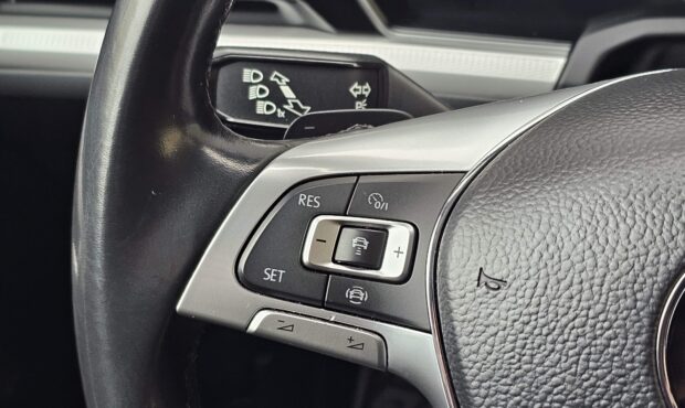 Мініатюра 26 Volkswagen Touareg 2019