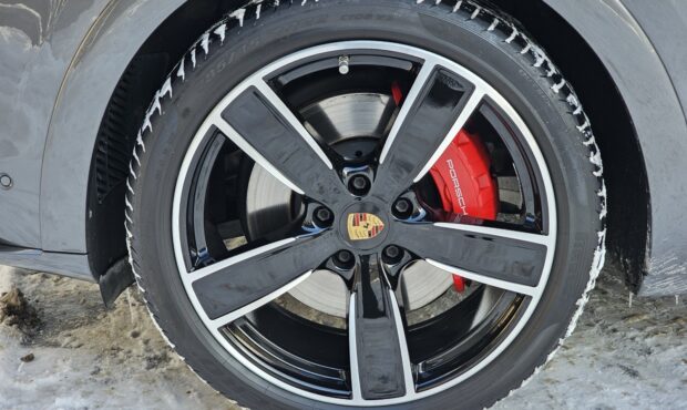 Мініатюра 22 Porsche Cayenne Coupe GTS