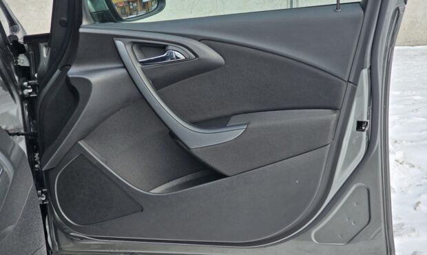 Мініатюра 28 Opel Astra 2020