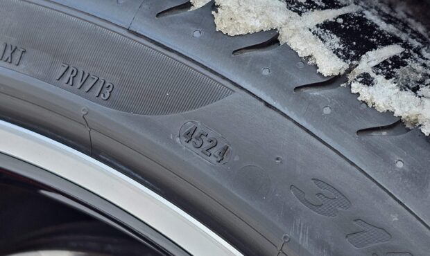 Мініатюра 24 Porsche Cayenne Coupe GTS