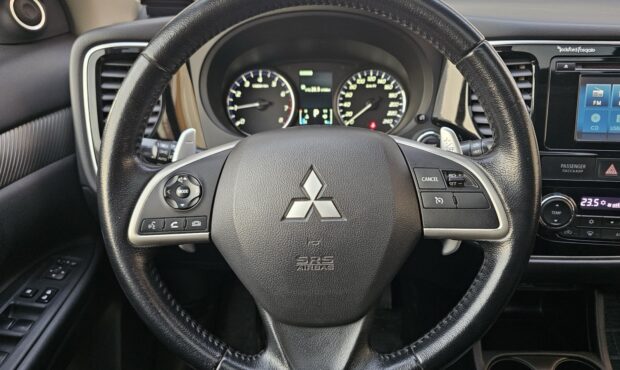 Миниатюра 31 Mitsubishi Outlander 2013