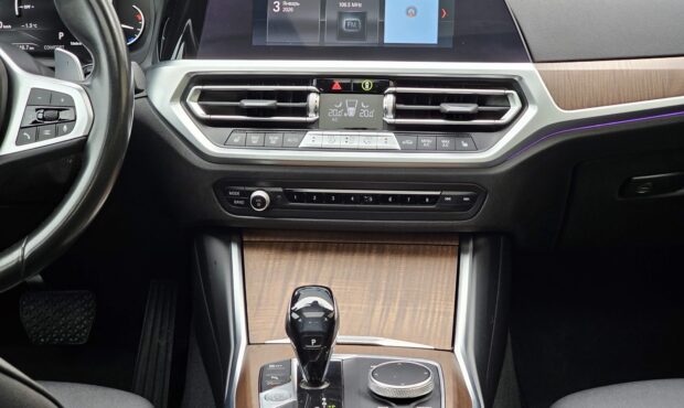 Мініатюра 33 BMW 330i XDrive 2020