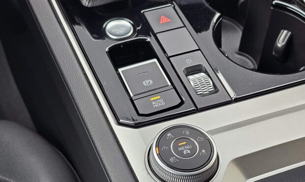 Мініатюра 38 Volkswagen Touareg 2019