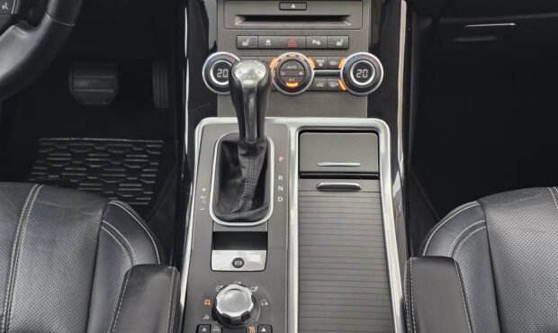 Мініатюра 40 Land Rover Range Rover Sport