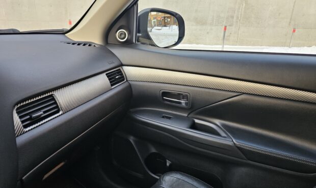 Миниатюра 40 Mitsubishi Outlander 2013