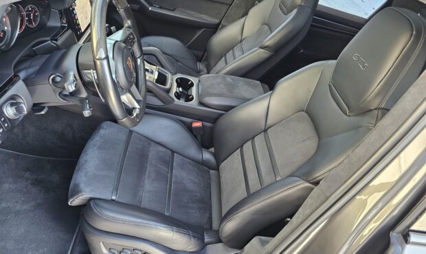 Мініатюра 41 Porsche Cayenne Coupe GTS