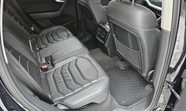 Мініатюра 44 Volkswagen Touareg 2019