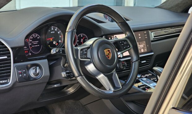 Мініатюра 43 Porsche Cayenne Coupe GTS