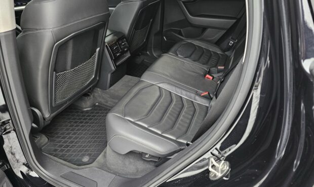 Мініатюра 46 Volkswagen Touareg 2019