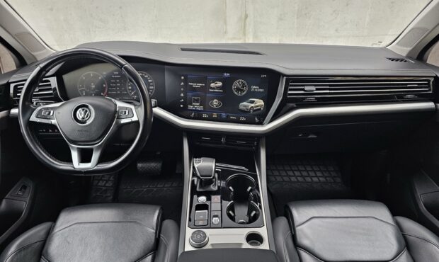 Мініатюра 47 Volkswagen Touareg 2019