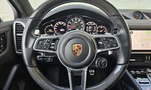 Мініатюра 48 Porsche Cayenne Coupe GTS