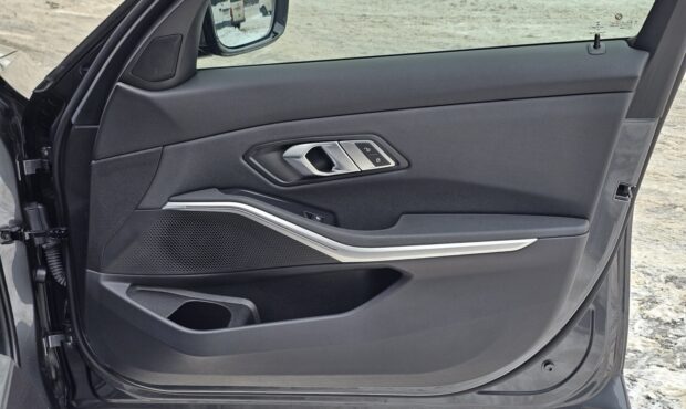 Мініатюра 47 BMW 330i XDrive 2020