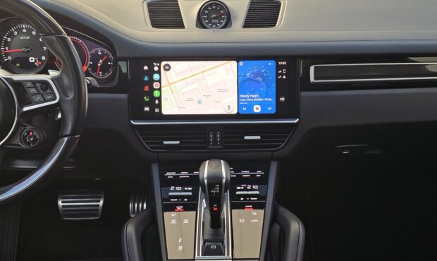 Мініатюра 54 Porsche Cayenne Coupe GTS