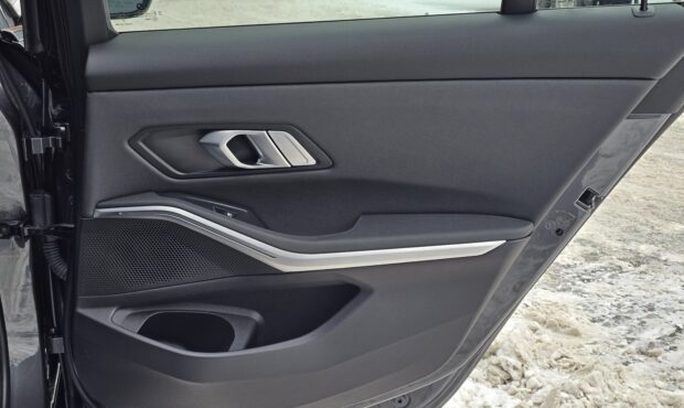 Мініатюра 51 BMW 330i XDrive 2020