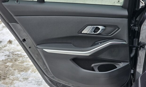 Мініатюра 53 BMW 330i XDrive 2020