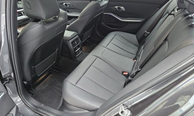 Мініатюра 54 BMW 330i XDrive 2020