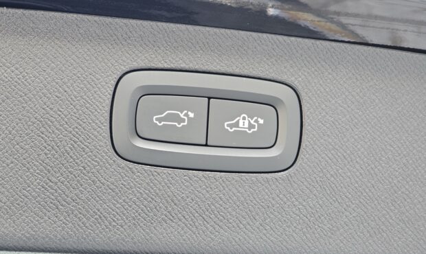 Миниатюра 15 Volvo XC90 2024