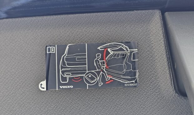 Миниатюра 16 Volvo XC90 2024