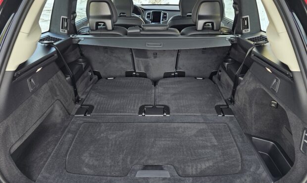 Миниатюра 18 Volvo XC90 2024