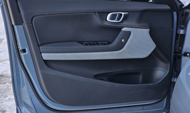 Мініатюра 27 Polestar 2 2022