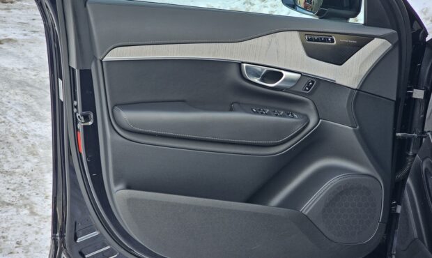 Миниатюра 28 Volvo XC90 2024