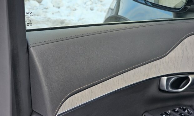 Миниатюра 29 Volvo XC90 2024