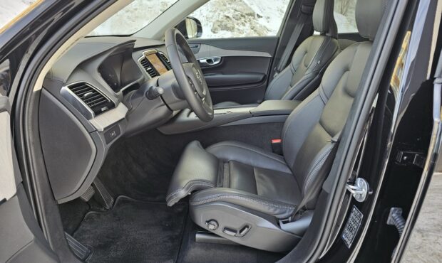 Миниатюра 33 Volvo XC90 2024