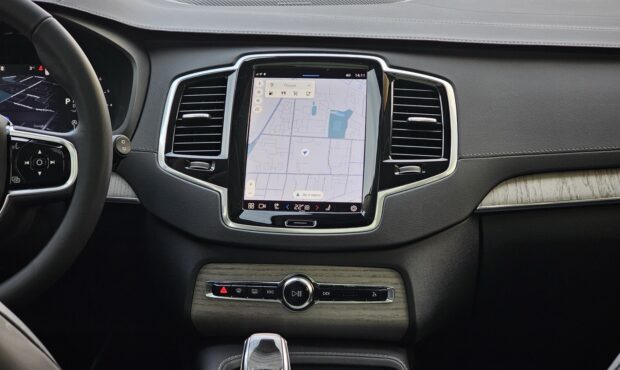 Миниатюра 48 Volvo XC90 2024