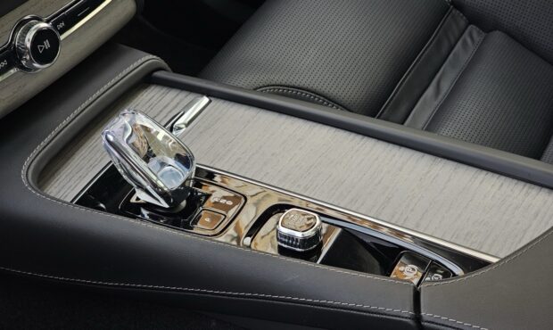 Миниатюра 57 Volvo XC90 2024