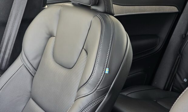 Миниатюра 60 Volvo XC90 2024