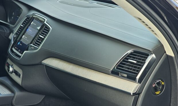 Миниатюра 65 Volvo XC90 2024