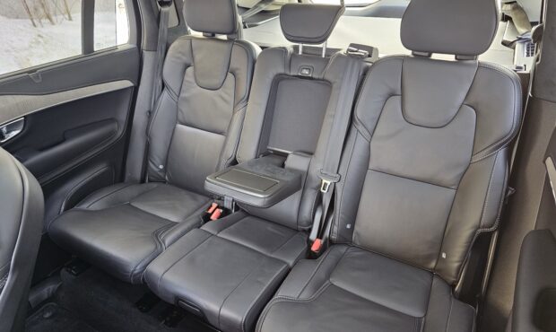 Миниатюра 76 Volvo XC90 2024