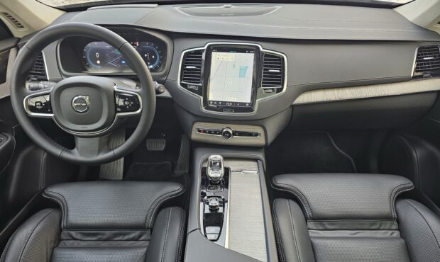 Миниатюра 78 Volvo XC90 2024