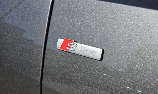 Миниатюра 11 Audi Q8 2018