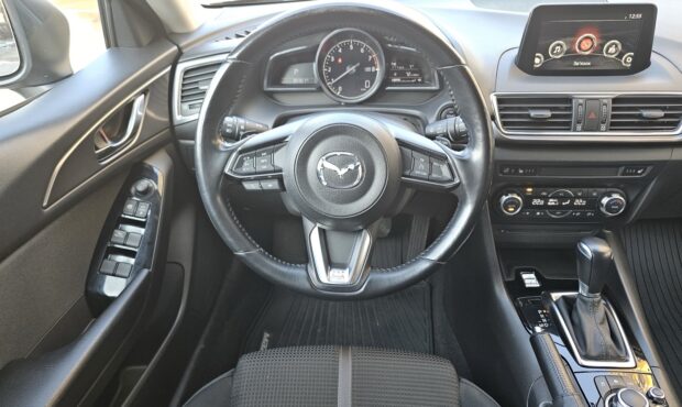 Миниатюра 15 Mazda 3 2.0 2017 Official