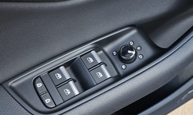 Миниатюра 20 Audi Q8 2018