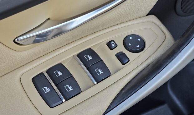 Миниатюра 23 BMW 320 X-Drive 2018